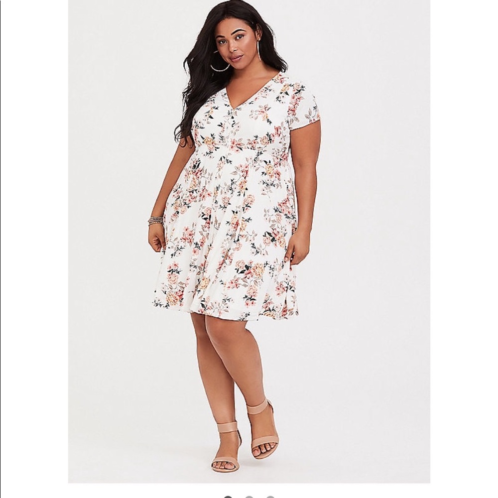 Torrid NWT Ivory  Floral Challis Dress